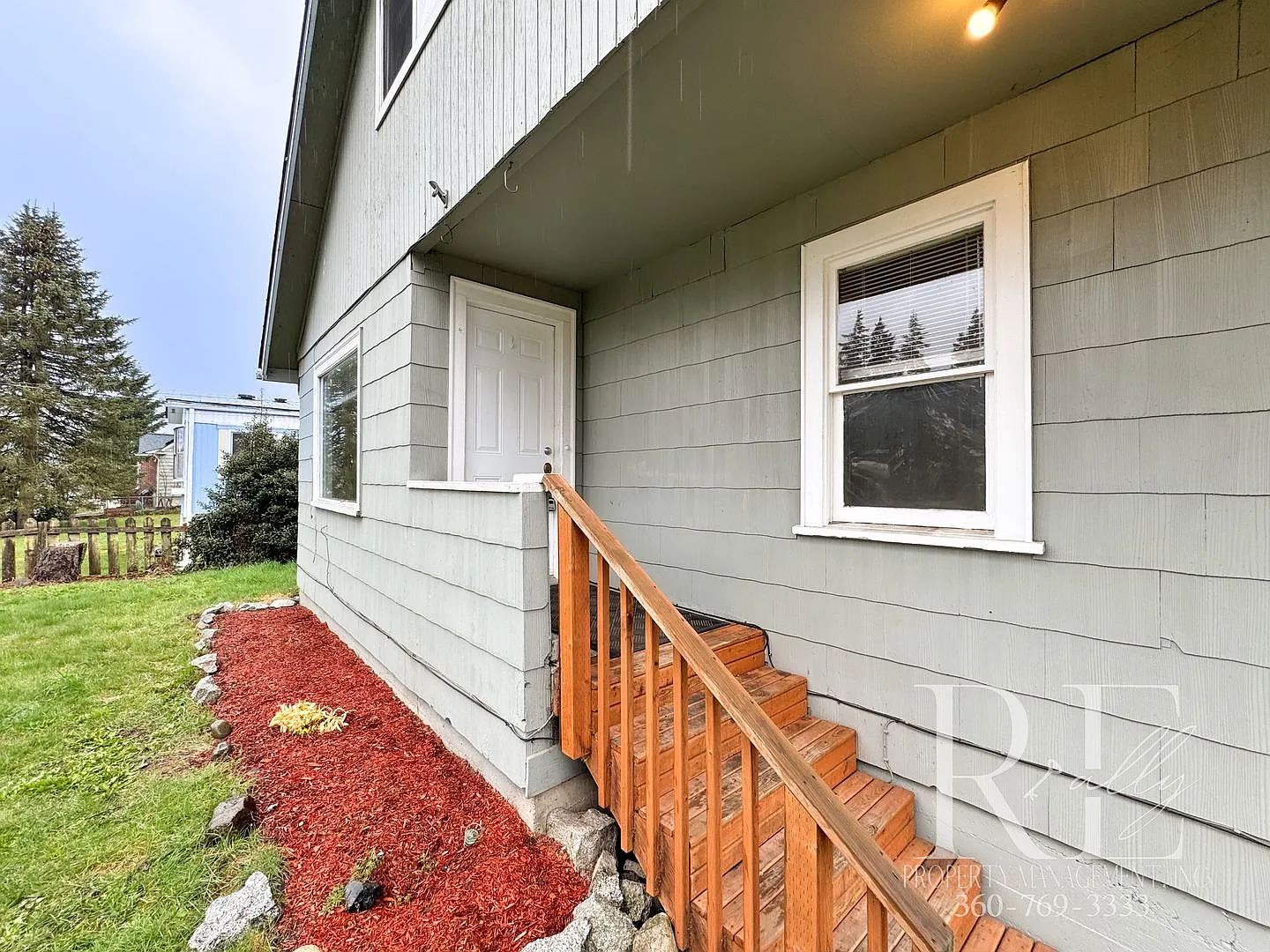 Charming & Spacious: A Home Full of Character and Warmth — Photo 3