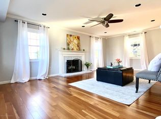 52 Applegate Rd, Freehold, NJ 07728