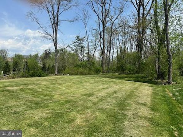 208 Old Mill Rd, State College, PA 16801