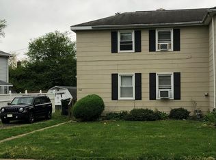 348-350 Delaware Cir, Newark, DE 19711