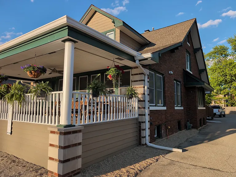 417 N Hough St — Photo 44