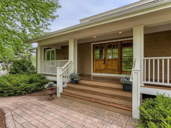 6621 Minnewashta Pkwy, Excelsior, MN 55331