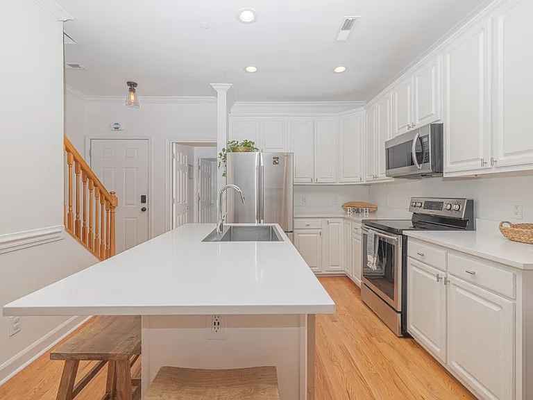 81 Sandbar Ln #27 — Photo 6