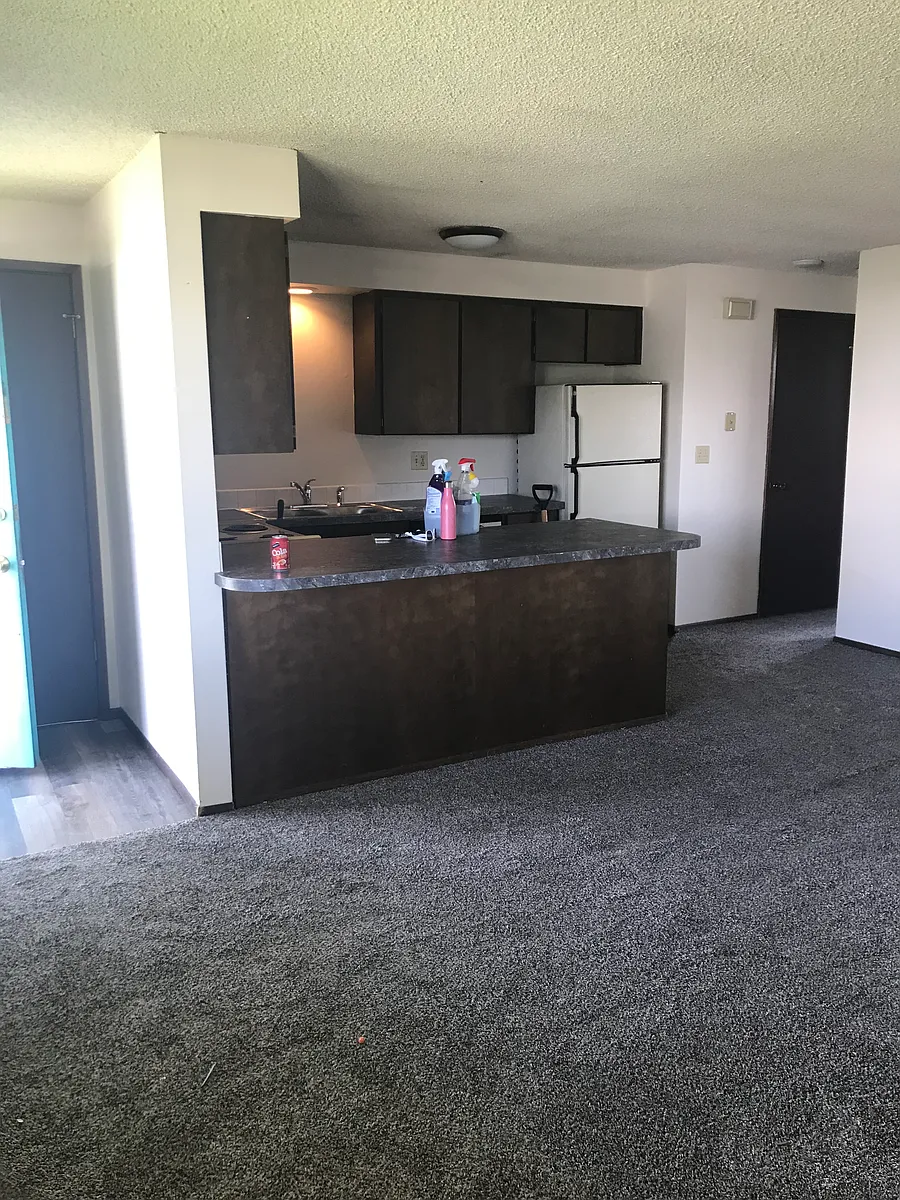 Building Photo - 1250 E Crawford Ave #24