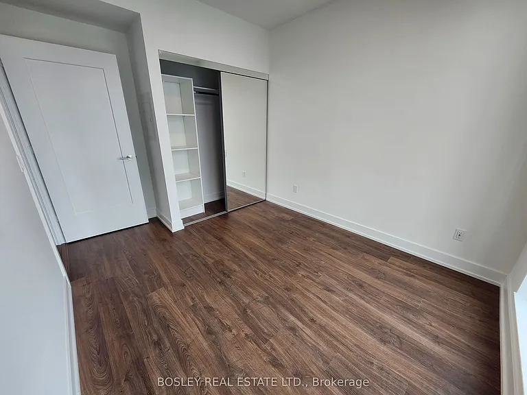 25 Cordova Ave #1702 — Photo 4
