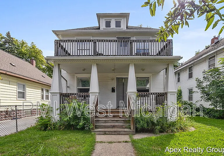 1530 Quarry Ave NW #1 — Photo 2