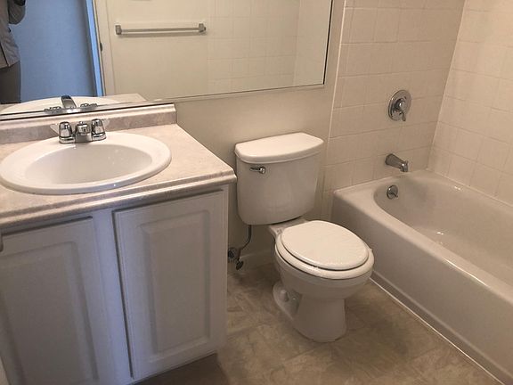 5th image of 319 Stevens Cir APT 1D