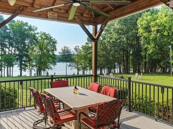 365 Thomas Trl, Clarksville, VA 23927
