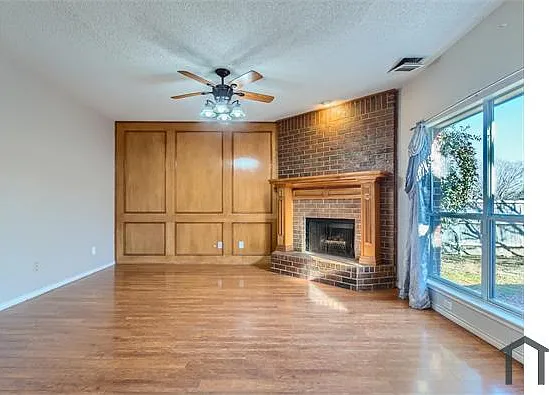 2420 Waterloo Ln — Photo 6