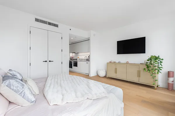 Sold by SERHANT. | media 6