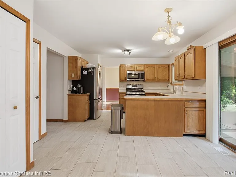6474 Bedview Dr — Photo 18
