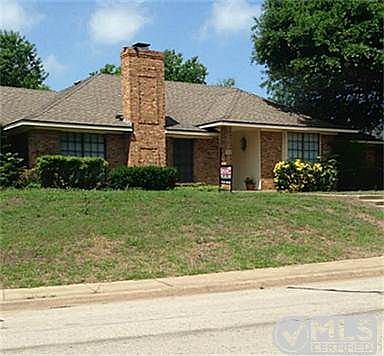1st image of 202 Cardinal Creek Dr