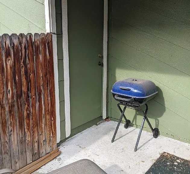 958 S Peoria St — Photo 8