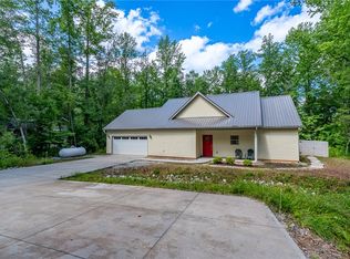 128 Willys Creek Cir, Pickens, SC 29671