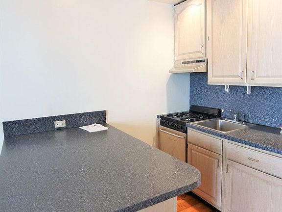 4th image of 38 W 85th St APT 3