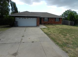 717 NW 67th St, Lawton, OK 73505