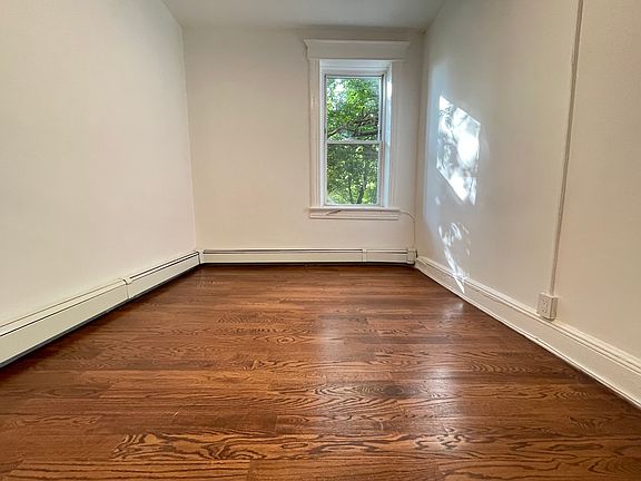 5th image of 384 Bergen Ave #27E
