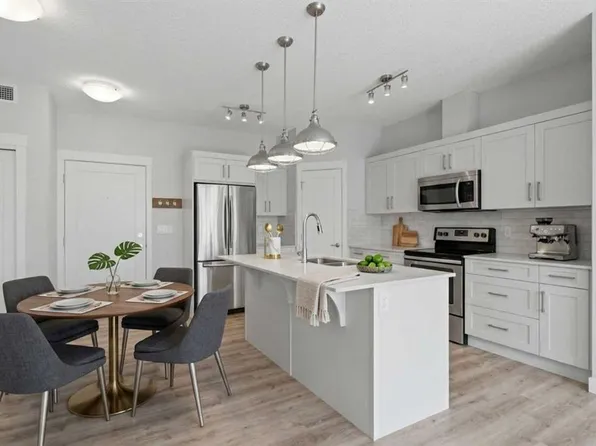 20 Walgrove Walk SE #213, Calgary, AB T2X 4L2