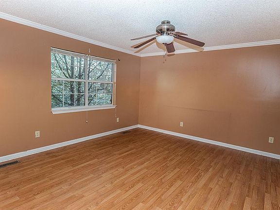 3rd image of 173 Brookhill Ln NE