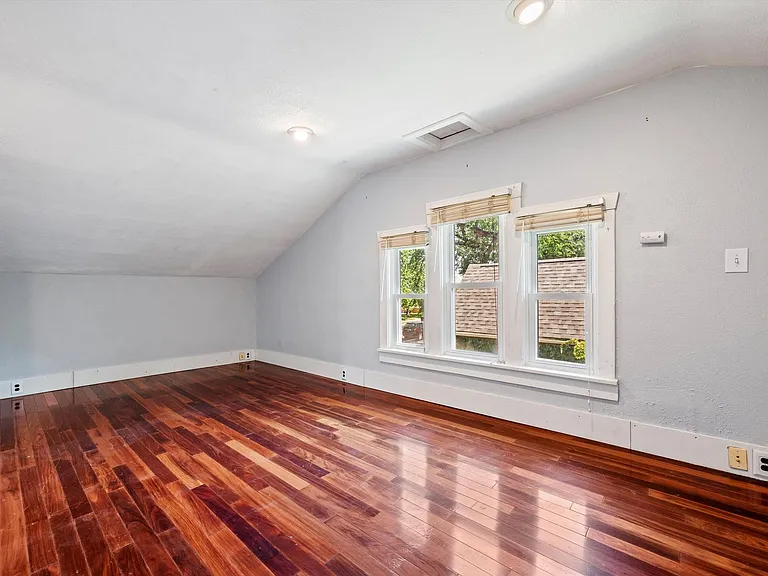 3917 S Acoma St — Photo 18