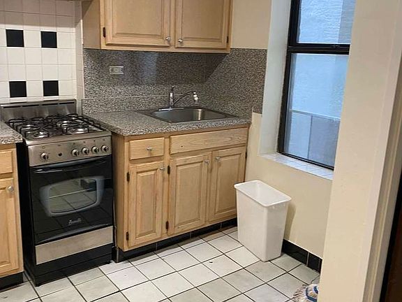 5th image of 434 E 115th St APT 5B