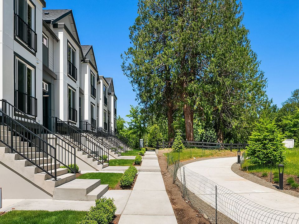 1st image of 425 Parkside Walk