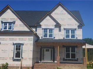 13334 Farm View Dr, Ashland, VA 23005
