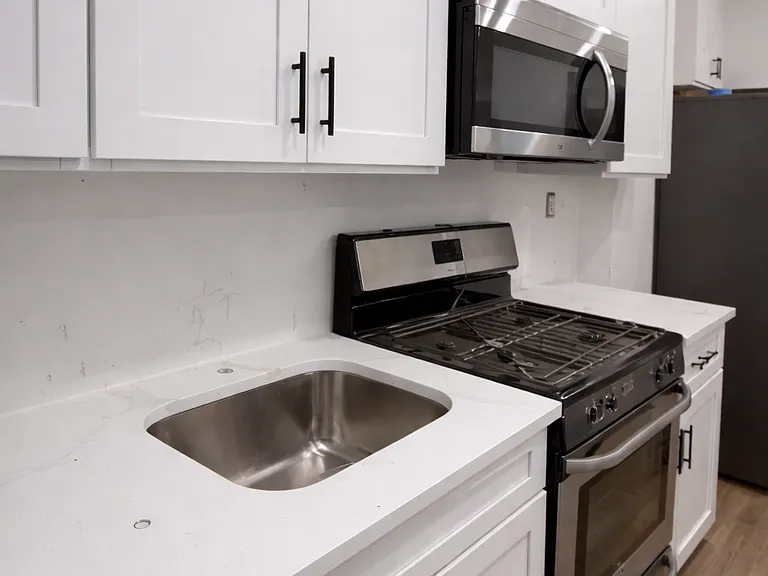 98-07 37th Ave #2A — Photo 1