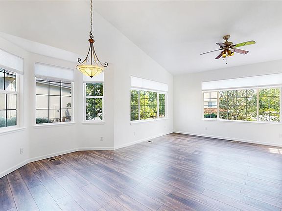 5th image of 22385 E Plymouth Pl
