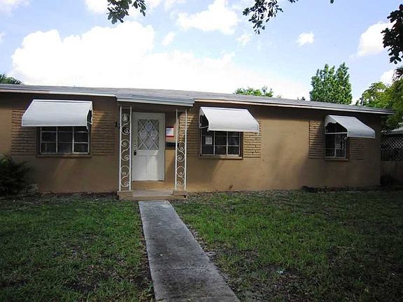 2nd image of 1285 NE 142nd St