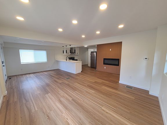4th image of 561 S Hampton Rd