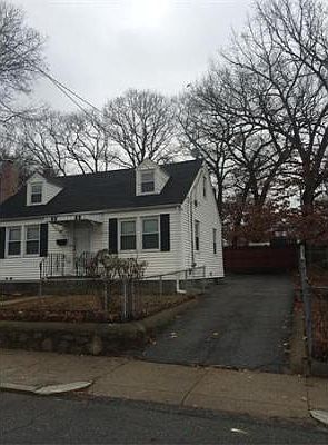 2nd image of 25 Birchcroft Rd