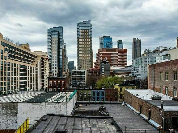 3rd image of 186 Nassau St #450