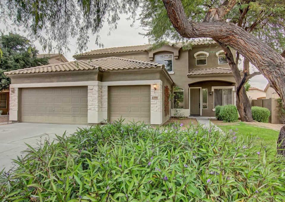 1st image of 992 E San Tan Dr