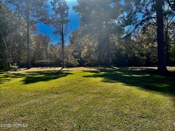 2576 Waccamaw Shores Road, Lake Waccamaw, NC 28450