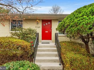 2708 George Mason Pl, Alexandria, VA 22305