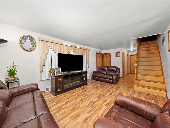 4th image of 9653 Palmer Ave