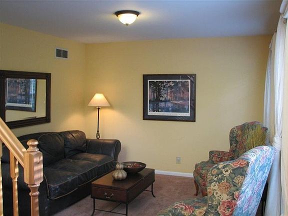 3rd image of 137 Lake Park Dr
