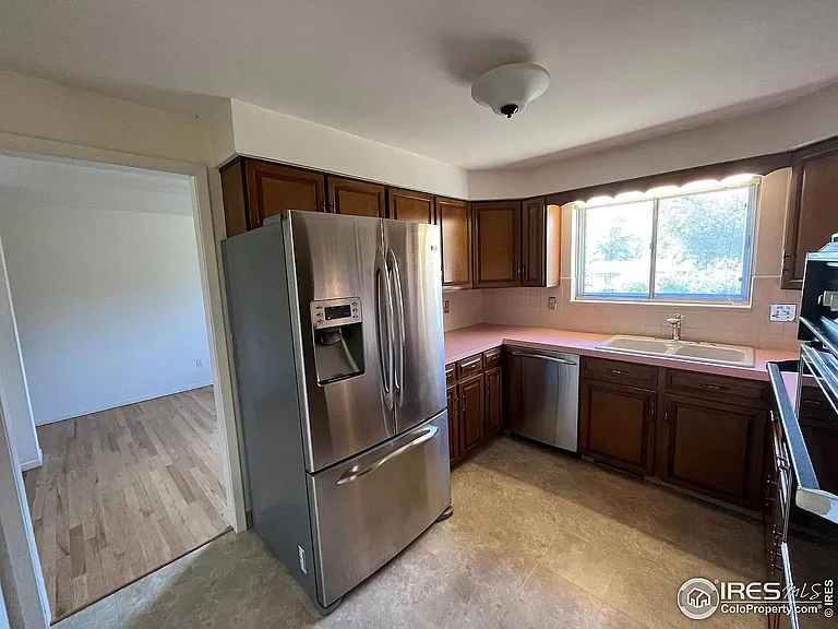 335 Seminole Dr — Photo 9