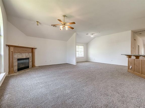 5th image of 1600 Hazelwood Dr