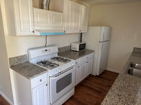 10771 Barlow Ave, Lynwood, CA