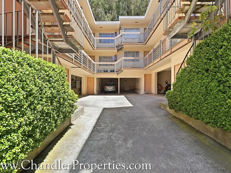 414-416 Warren Drive — Photo 1