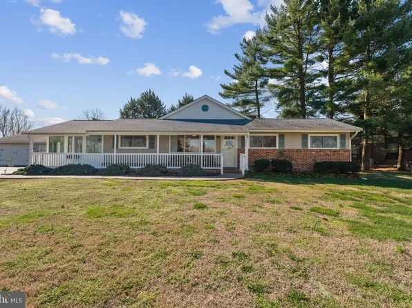 46 Blackwell Rd, Colonial Beach, VA 22443