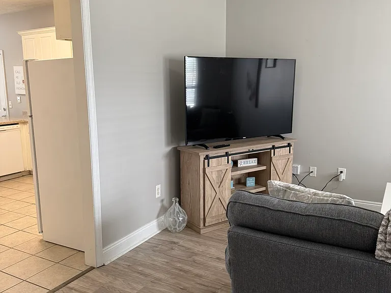 2619 Beech St — Photo 32
