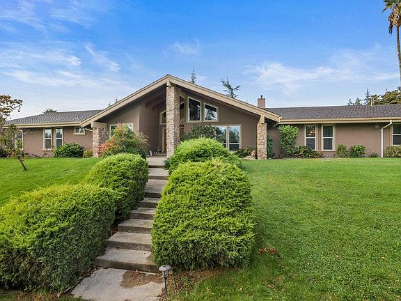 2nd image of 8812 N Oaks Dr
