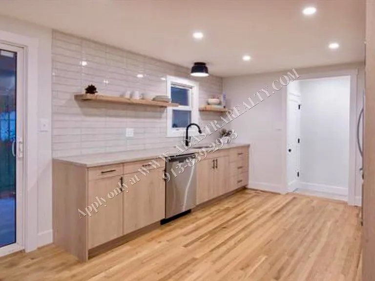 6410 Lowell Ave — Photo 4