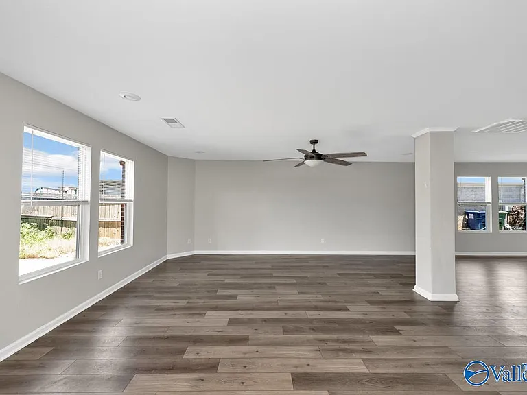 3571 Avalon Lake Dr — Photo 3