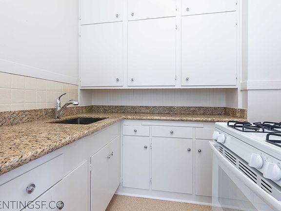 5th image of 2000 Beach St #103