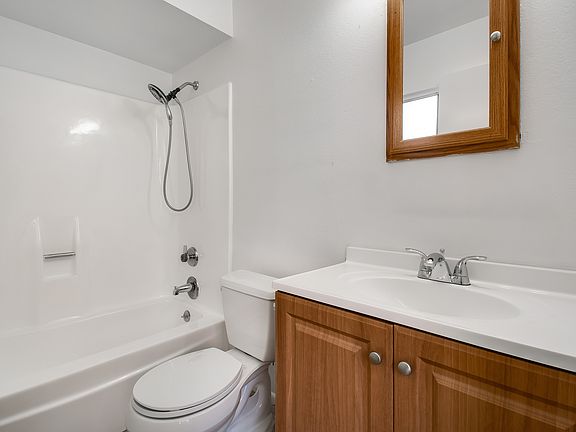 4th image of 5660 W Townley Ave