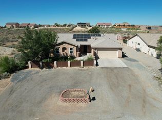 805 8th St NE, Rio Rancho, NM 87124